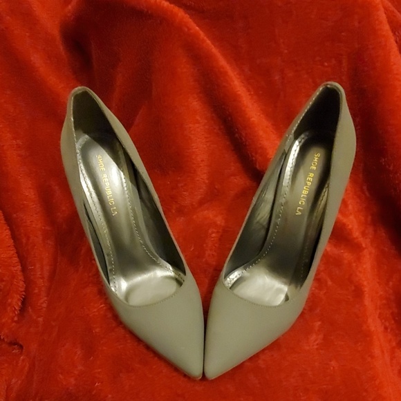 **SOLD**Classic Gray High Heels by Shoe Republic - Picture 7 of 8